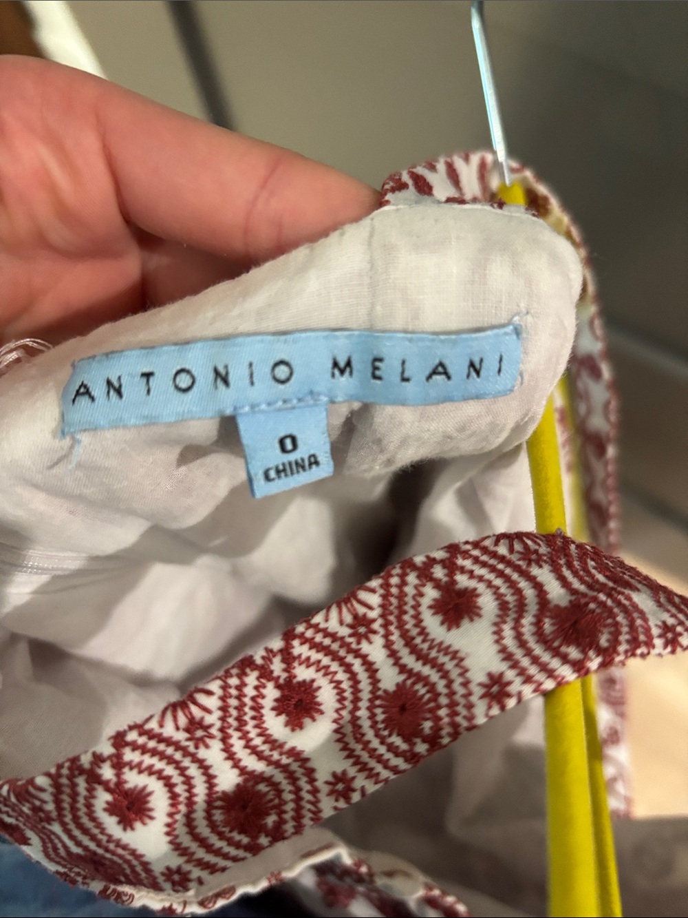 ANTONIO MELANI White Dress with Burgundy Geometric Print Trim - Picture 2 of 3
